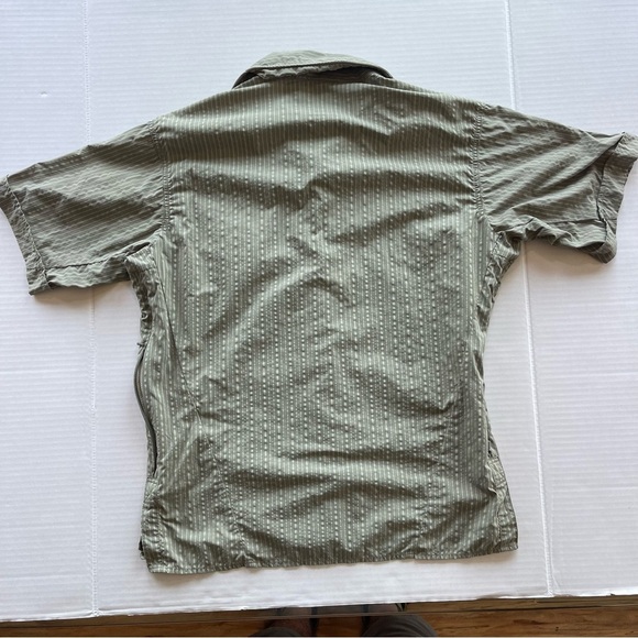 Mountain Hardwear Shirt L Olive Green  Short Sleeve Button Down Nylon Vented - Picture 7 of 10